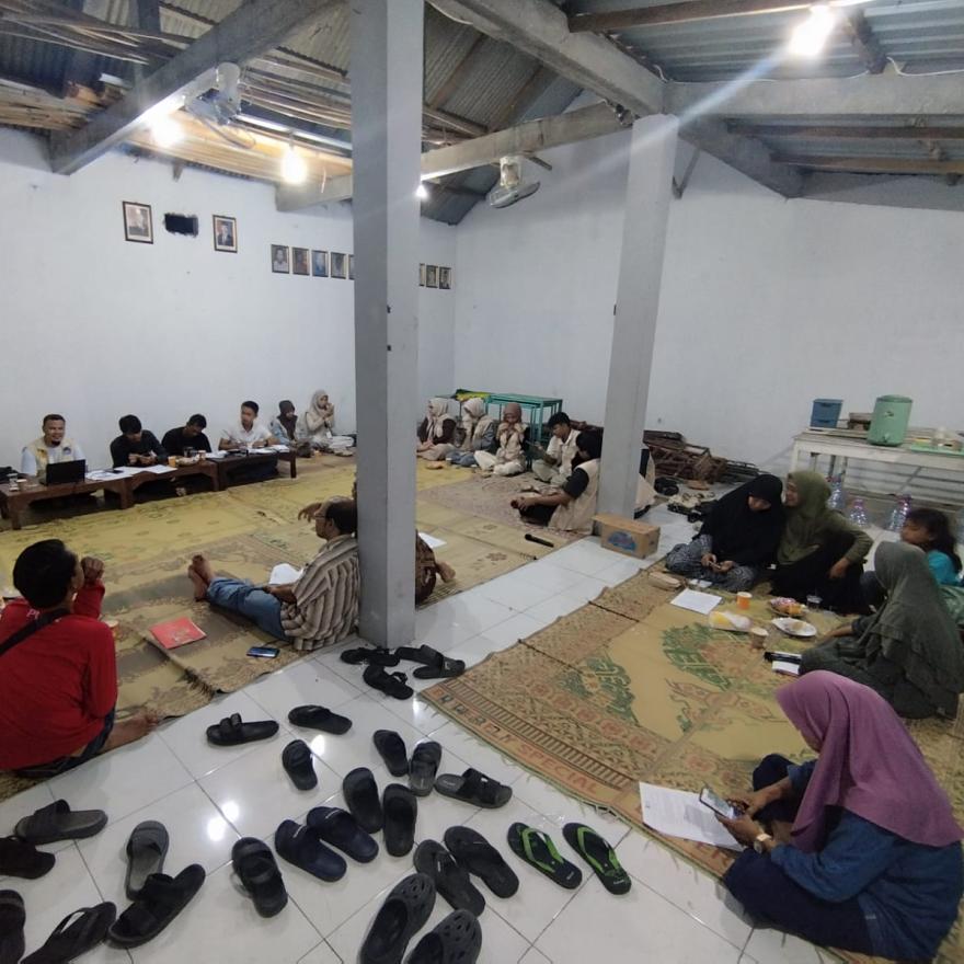Rapat Rutin RW 08 Bahas Persiapan HUT Kemerdekaan, Pengembangan Taman, dan Program Ketahanan Pangan